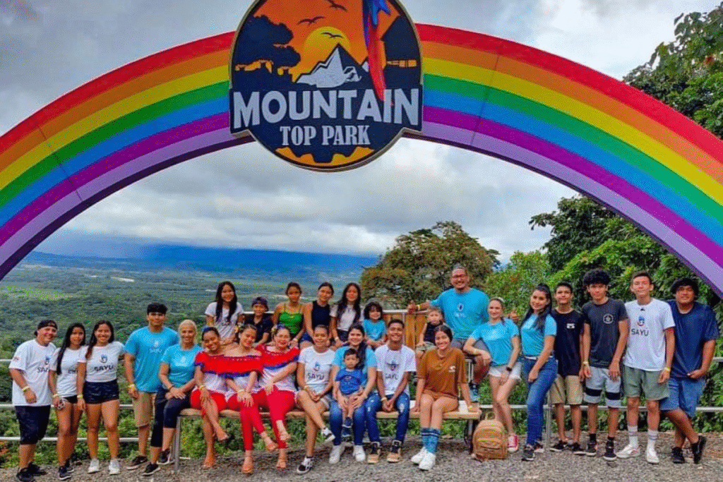 mountain top park hotel entrada al hotel.png